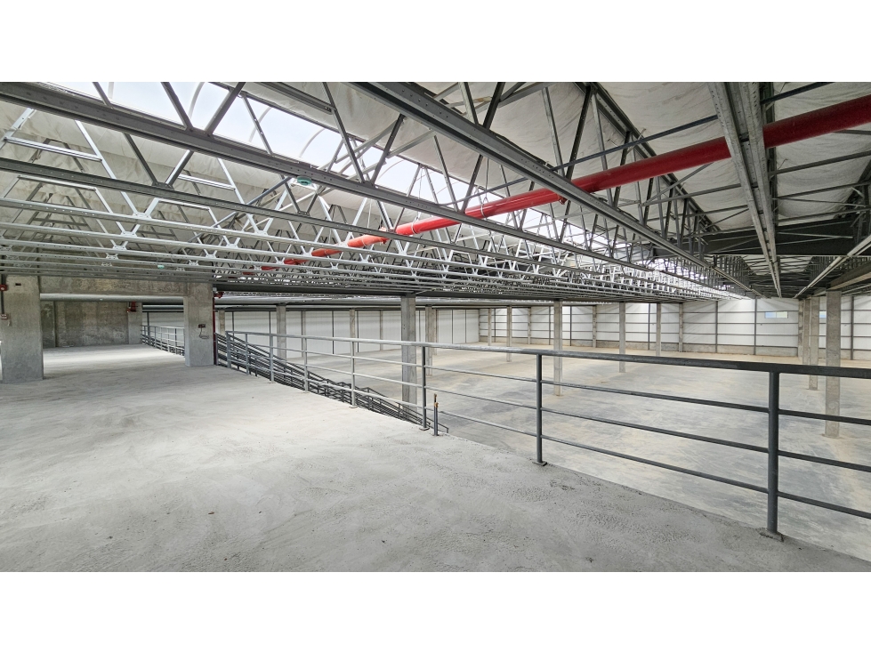 BODEGA EN VENTA Y ALQUILER | CORREDOR SUR | CERCA DEL AEROPUERTO — foto 2