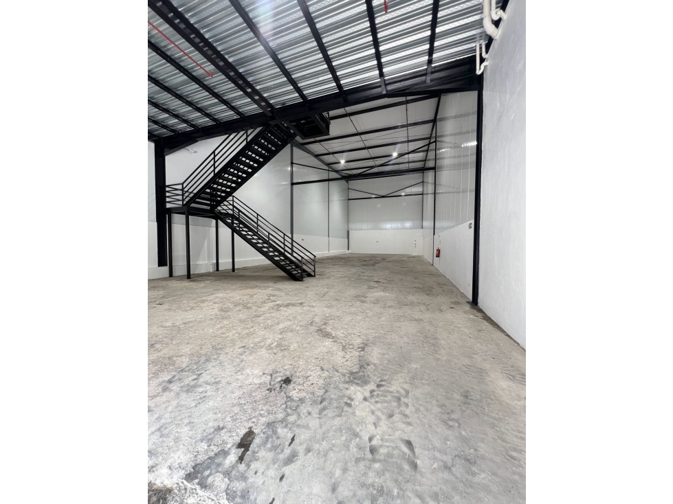 SE ALQUILA GALERA COMERCIAL | 24 DE DICIEMBRE