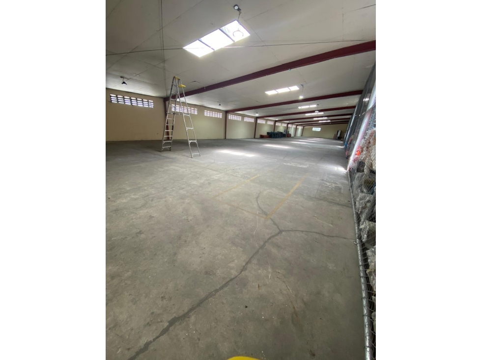 SE ALQUILA GALERA | BELLA VISTA | CALLE JORGE ZARAK — foto 4