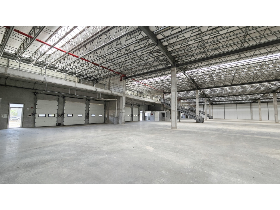 BODEGA EN VENTA Y ALQUILER | CORREDOR SUR | CERCA DEL AEROPUERTO — foto 3