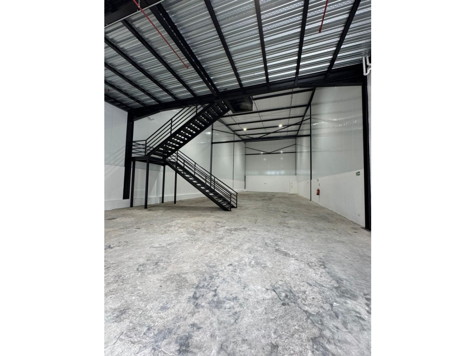 BODEGAS EN VENTA Y ALQUILER | MAÑANITAS | ACCESO A LOS CORREDORES — foto 3