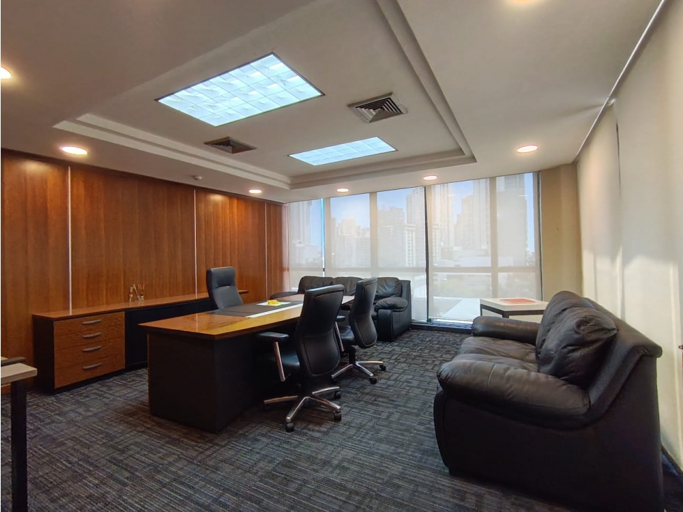 SE ALQUILA PISO DE OFICINAS CALLE 50 - 3