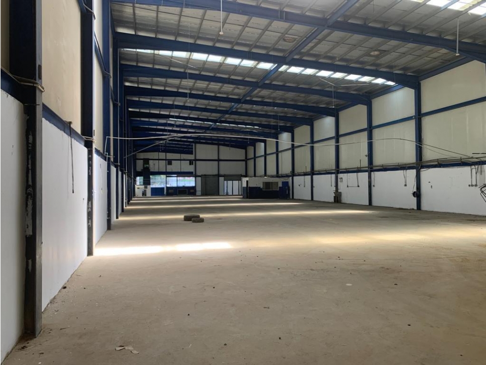 SE ALQUILA BODEGA COMERCIAL | RIO ABAJO | CALLE 15 - 6