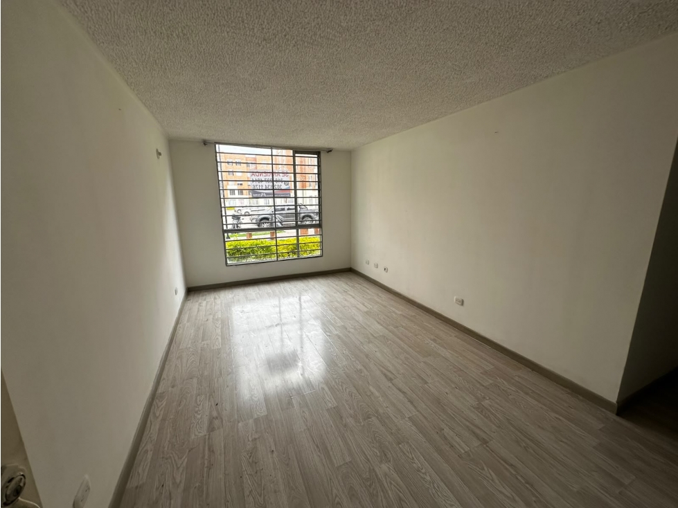 SE ARRIENDA APARTAMENTO EN ANTARA CON PATIO — foto 2