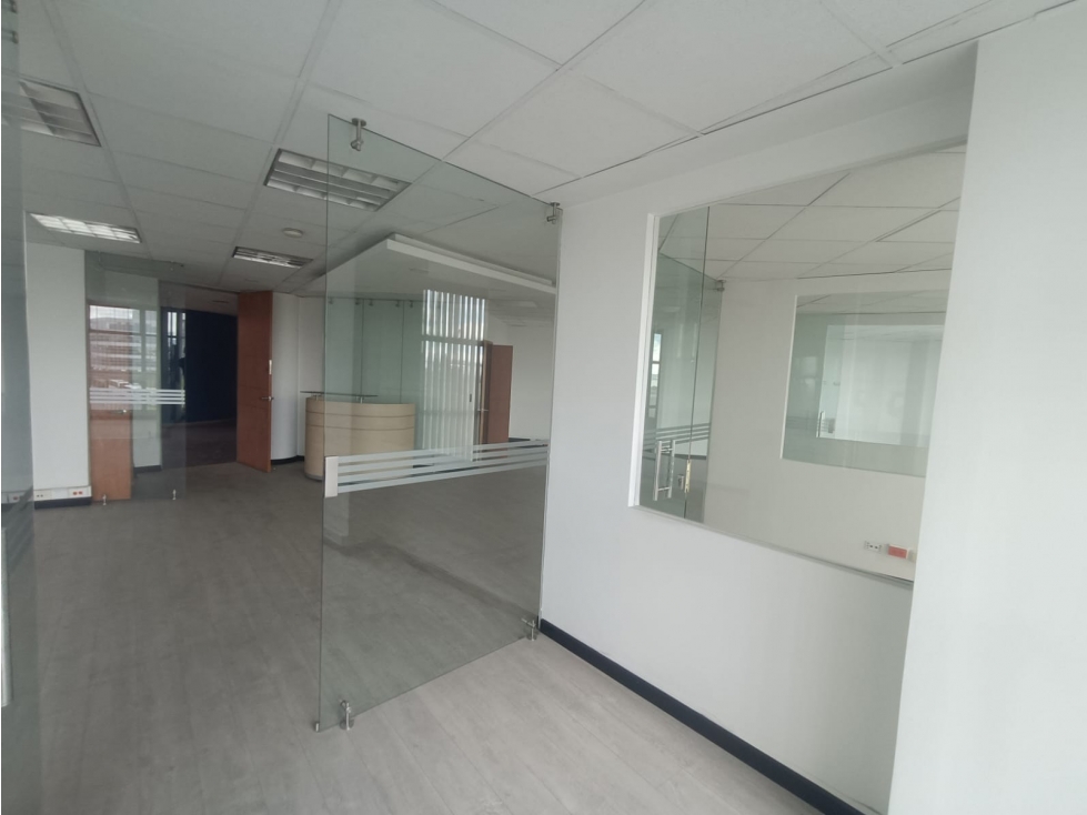 Venta de lindas oficinas en Parque Empresarial Metropolitano Siberia - 3