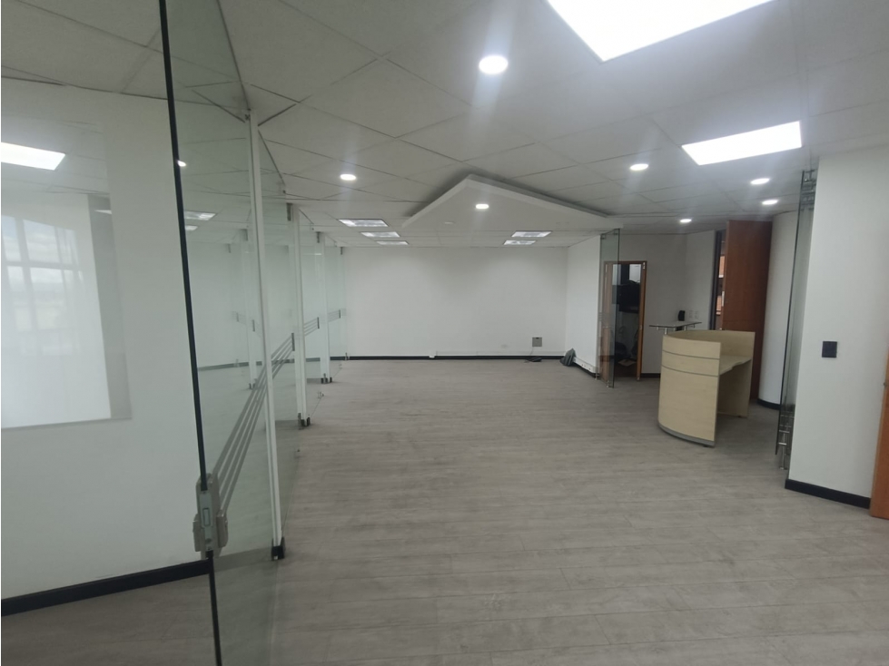 Venta de lindas oficinas en Parque Empresarial Metropolitano Siberia - 4
