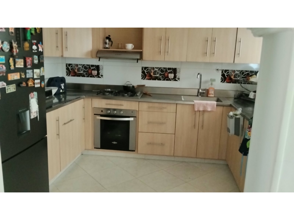 Se Vende Casa en Belen Miravalle Piso 1 con Jardin, Medellin