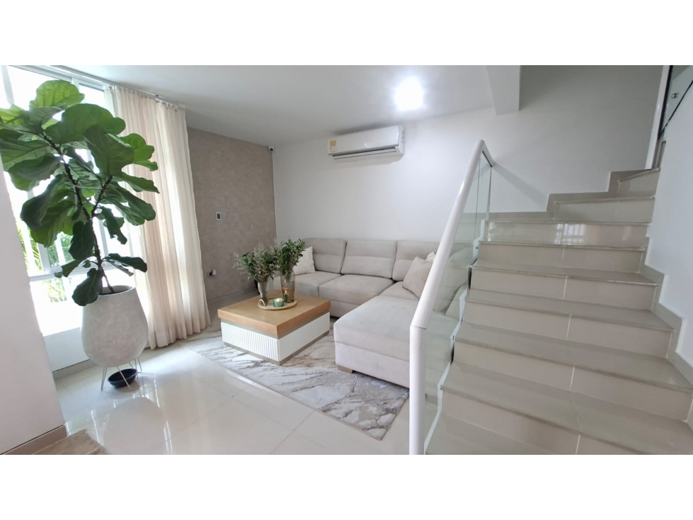 Se Vende casa en Bavaria Santa Marta (c)