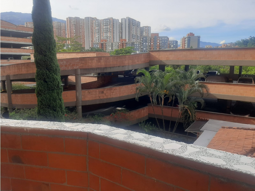 BAJO DE PRECIO! APARTAMENTO EN VENTA LOS COLORES, MEDELLIN PISO 3 — foto 4