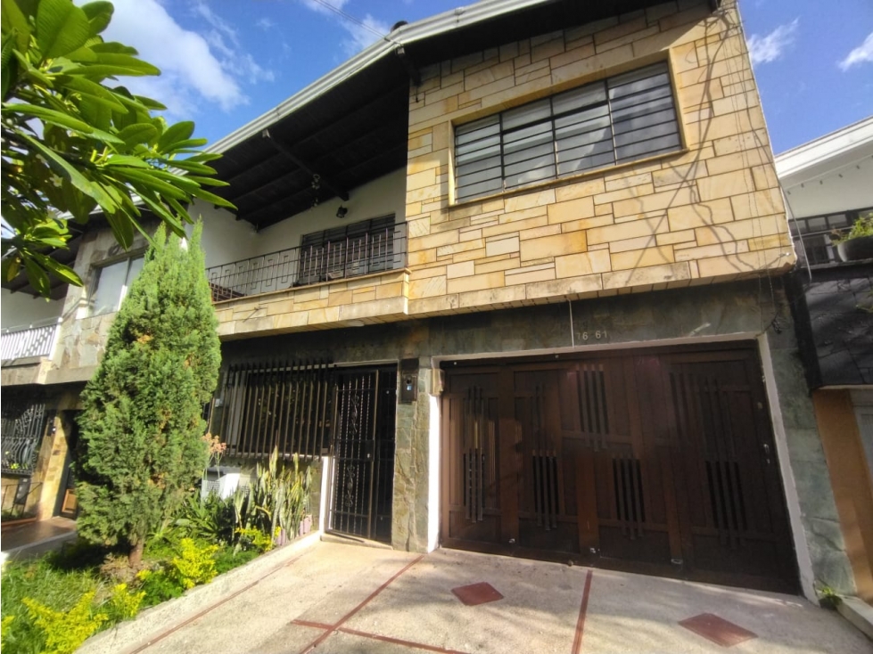 CASA EN VENTA Y ARRIENDO LAURELES NOGAL , MEDELLIN PISO 1