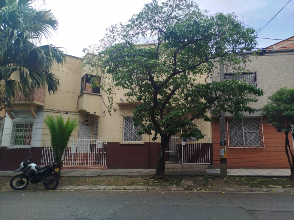 CASA EN VENTA EN BOSTON, MEDELLIN. PISO 2
