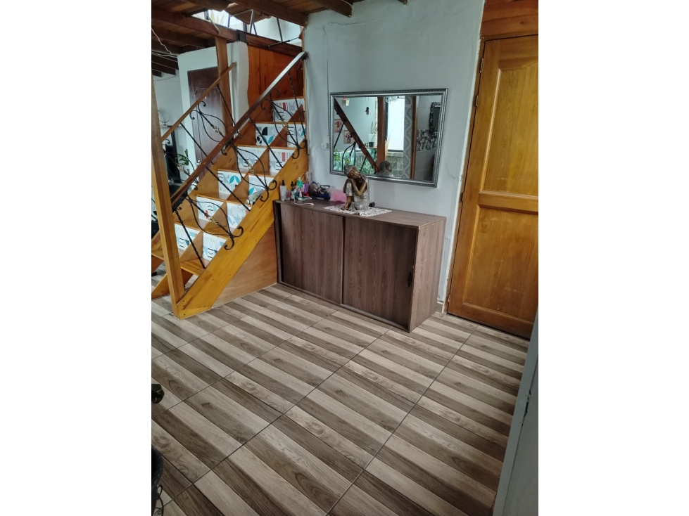 EN VENTA CASA EN BUENOS AIRES, MEDELLIN PISO 4 — foto 3