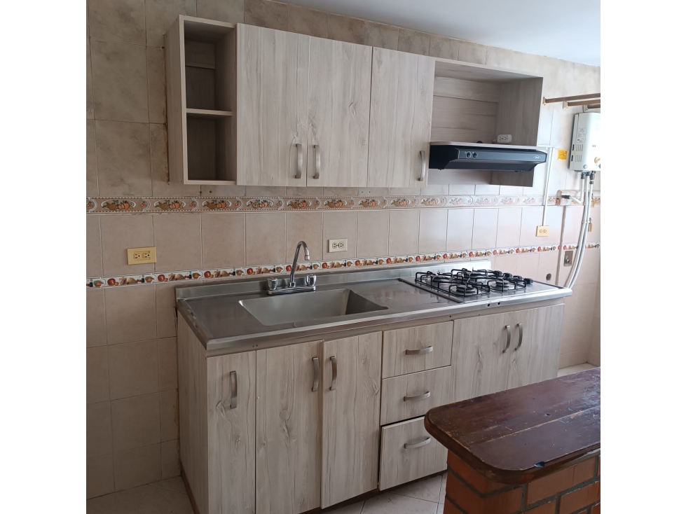 EN VENTA APARTAMENTO EN BOMBONA, MEDELLIN PISO 5 — foto 2