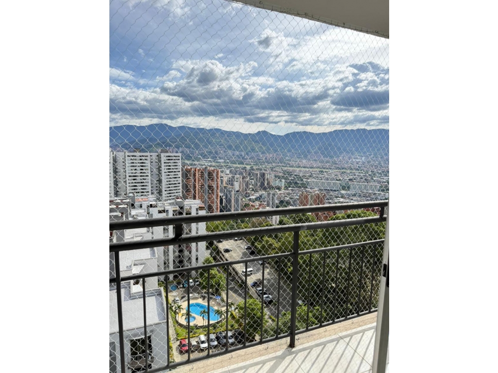 APARTAMENTO EN VENTA EN LOMA DEL INDIO MEDELLIN. PISO 6