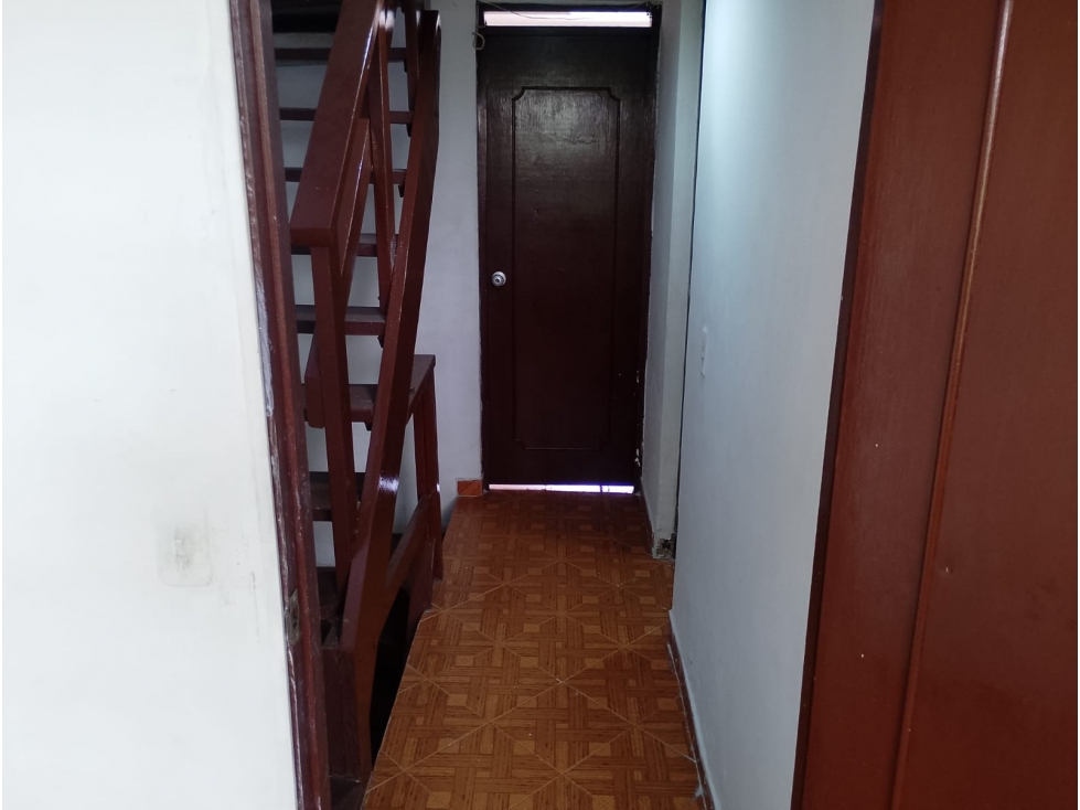 CASA EN VENTA EN SALVADOR MEDELLIN TRES NIVELES — foto 2