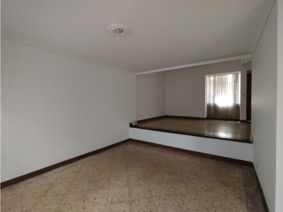 Casa en arriendo en Ferrini Medellín - 6