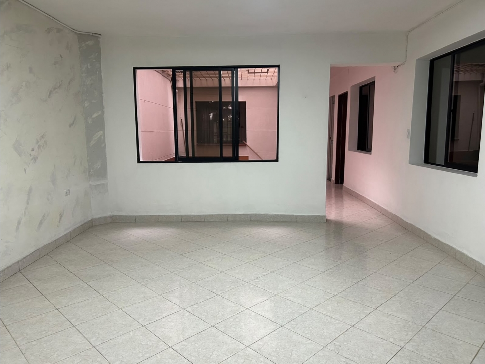 EN CASA PRIMER PISO EN LA MILAGROSA, MEDELLIN PISO 1 — foto 6