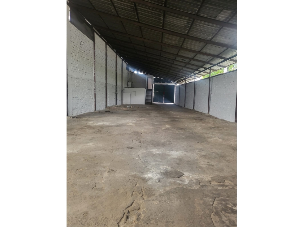 BODEGA EN VENTA EN EL CENTRO BOMBONA, MEDELLIN PISO 1 - 4