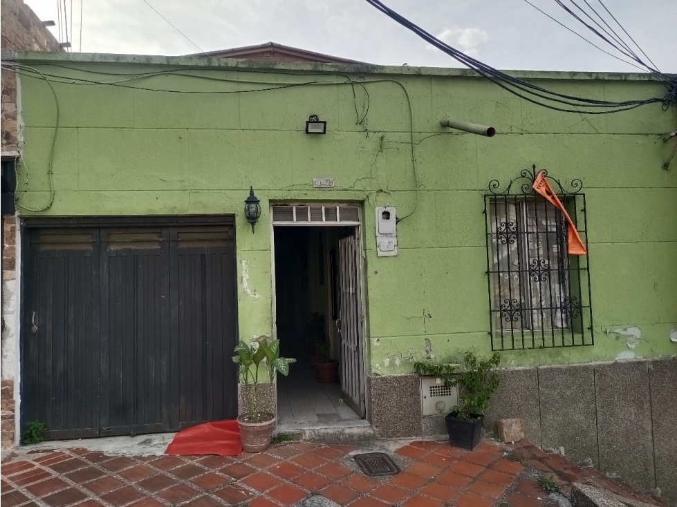 EN VENTA CASA LOTE EN LA MILAGROSA, MEDELLIN PISO 1