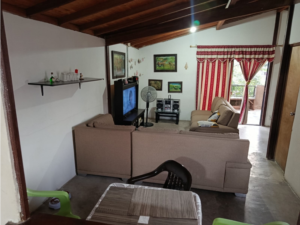 EN VENTA CASA UNIFAMILIAR EN BUENOS AIRES, MEDELLIN PISO 2 Y 3 — foto 3