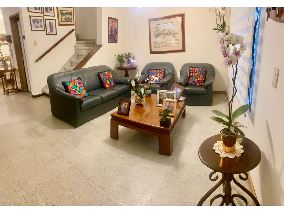 CASA EN VENTA EN BELEN MALIBU, MEDELLIN DOS NIVELES — foto 2