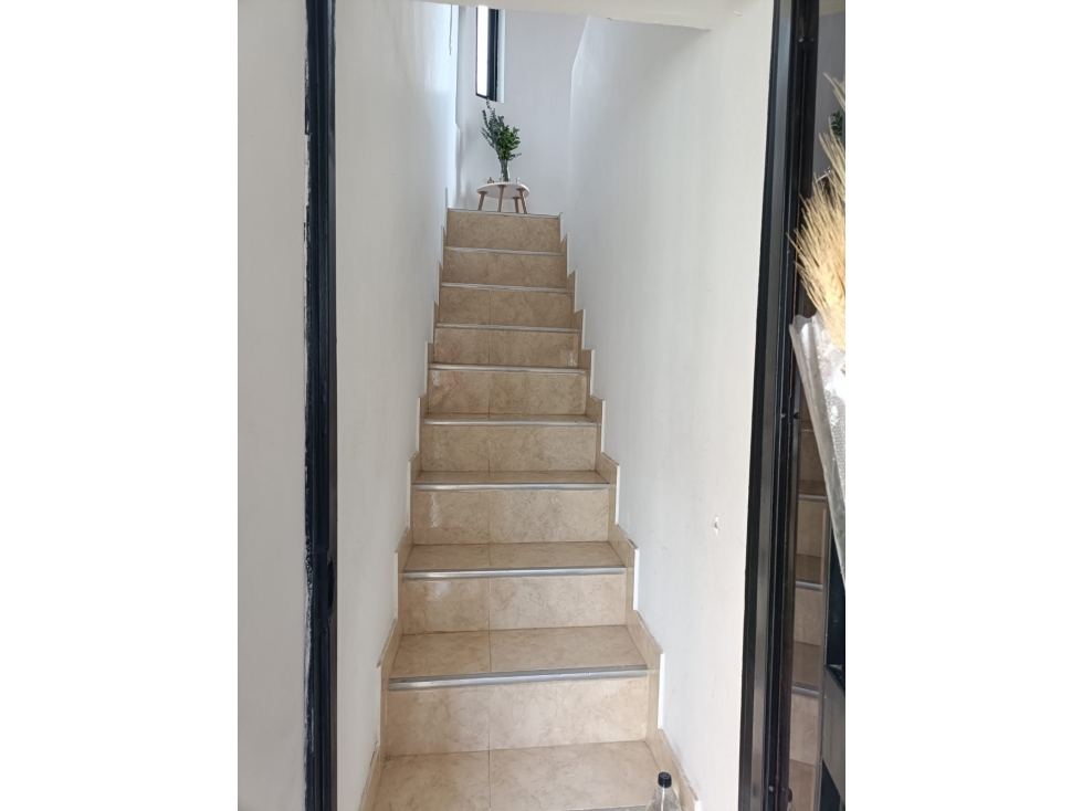 EN VENTA CASA EN EL SECTOR ENCISO, MEDELLIN PISO 3 — foto 2