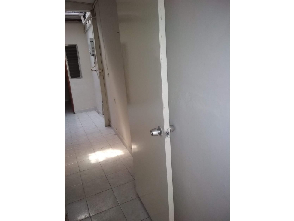 CASA EN VENTA EN EL SALVADOR, MEDELLIN PISO 1 — foto 3
