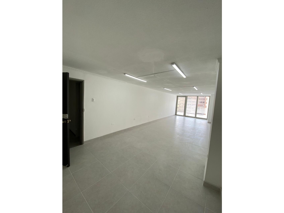 OFICINA EN VENTA CENTRO ,MEDELLIN - 2