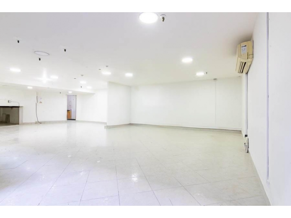 OFICINA EN VENTA EN EL CENTRO DE MEDELLIN — foto 2