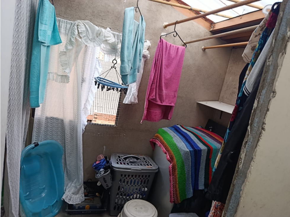 EN VENTA CASA UNIFAMILIAR EN BUENOS AIRES, MEDELLIN PISO 2 Y 3 — foto 5