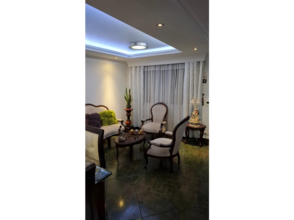 EN VENTA CASA EN GUAYABAL, MEDELLIN PISO 3