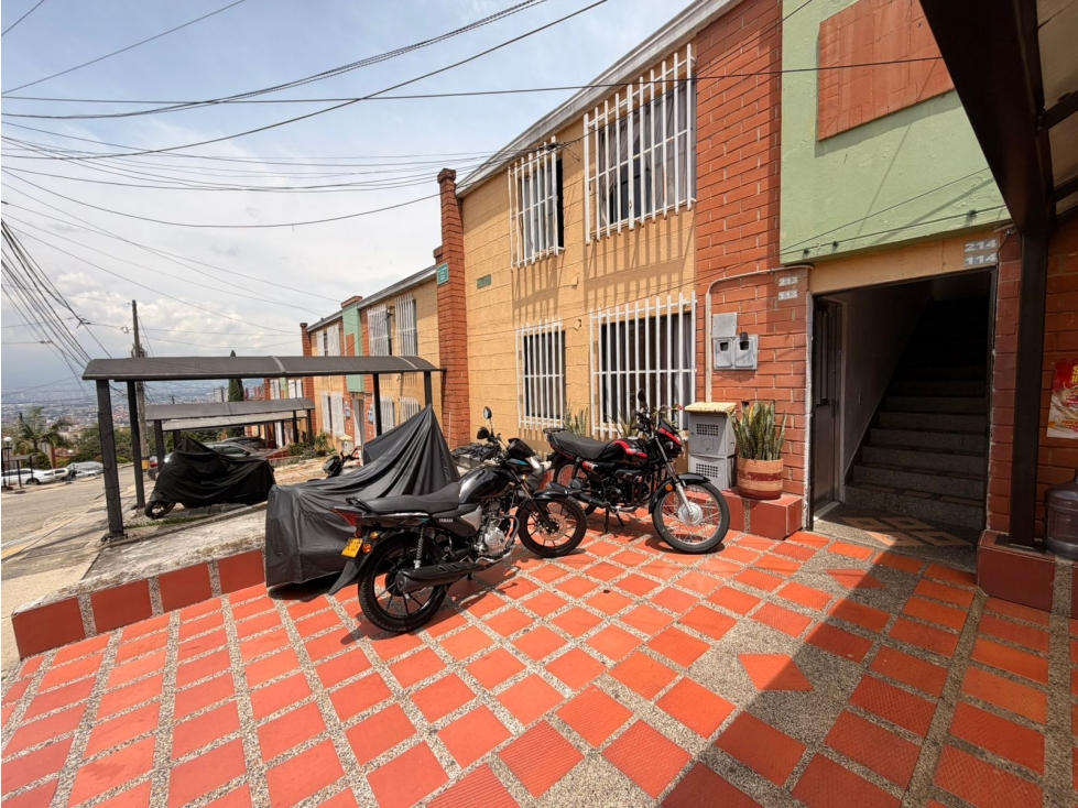 EN VENTA CASA EN ROBLEDO, ANTIOQUIA PISO 1