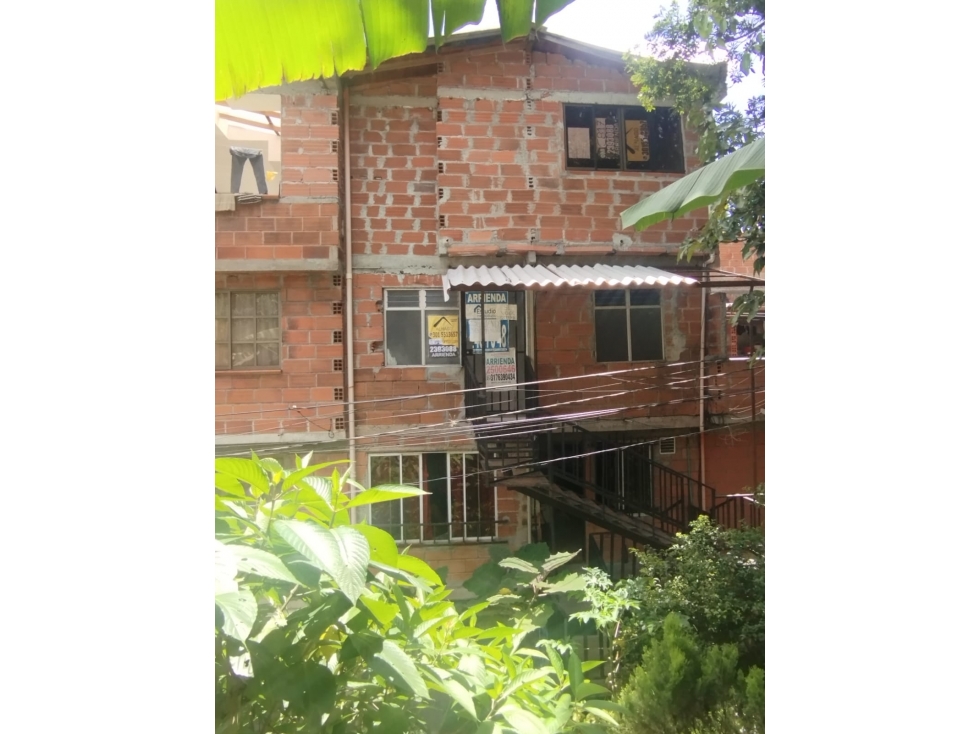 EN VENTAEDIFICIO EN BUENOS AIRES LOS CERROS PISO 1-2Y3