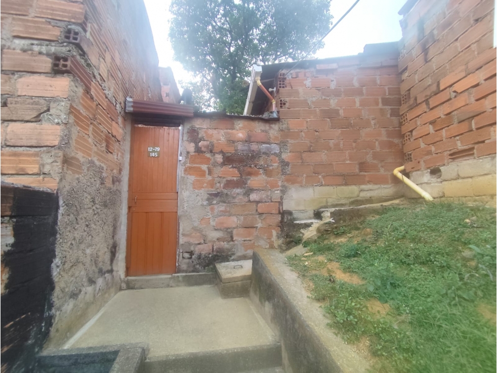 EN VENTA CASA LOTE EN CAICEDO, MEDELLIN