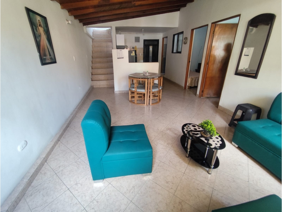 EN VENTA CASA EN BUENOS AIRES MIRAFLORES, MEDELLIN PISO 3
