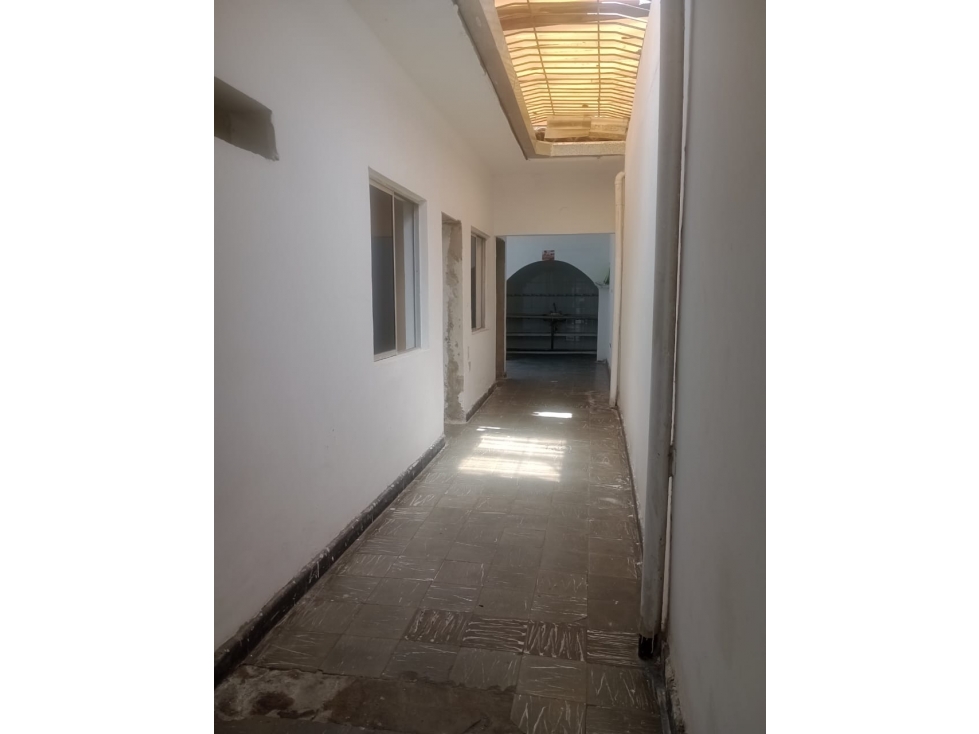 EN VENTA CASA LOTE CON LOCAL EN CALI