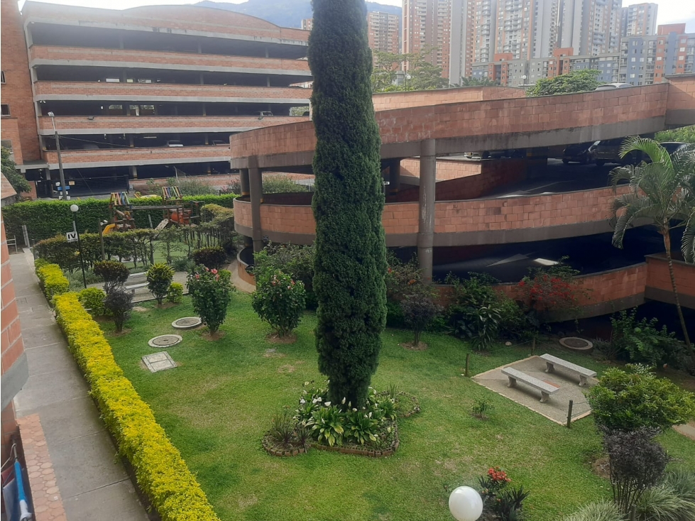 BAJO DE PRECIO! APARTAMENTO EN VENTA LOS COLORES, MEDELLIN PISO 3 — foto 3