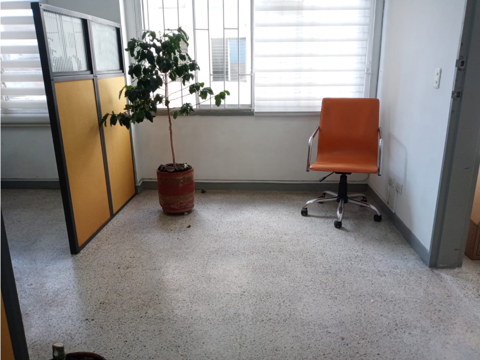 OFICINA EN VENTA CENTRO MEDELLIN PISO 5 - 5