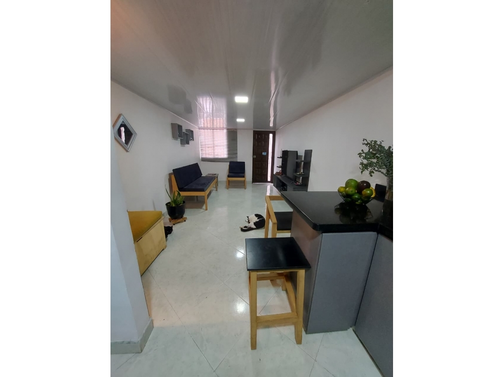 EN VENTA CASA EN BUENOS AIRES. MEDELLIN DE 3 NIVELES — foto 3