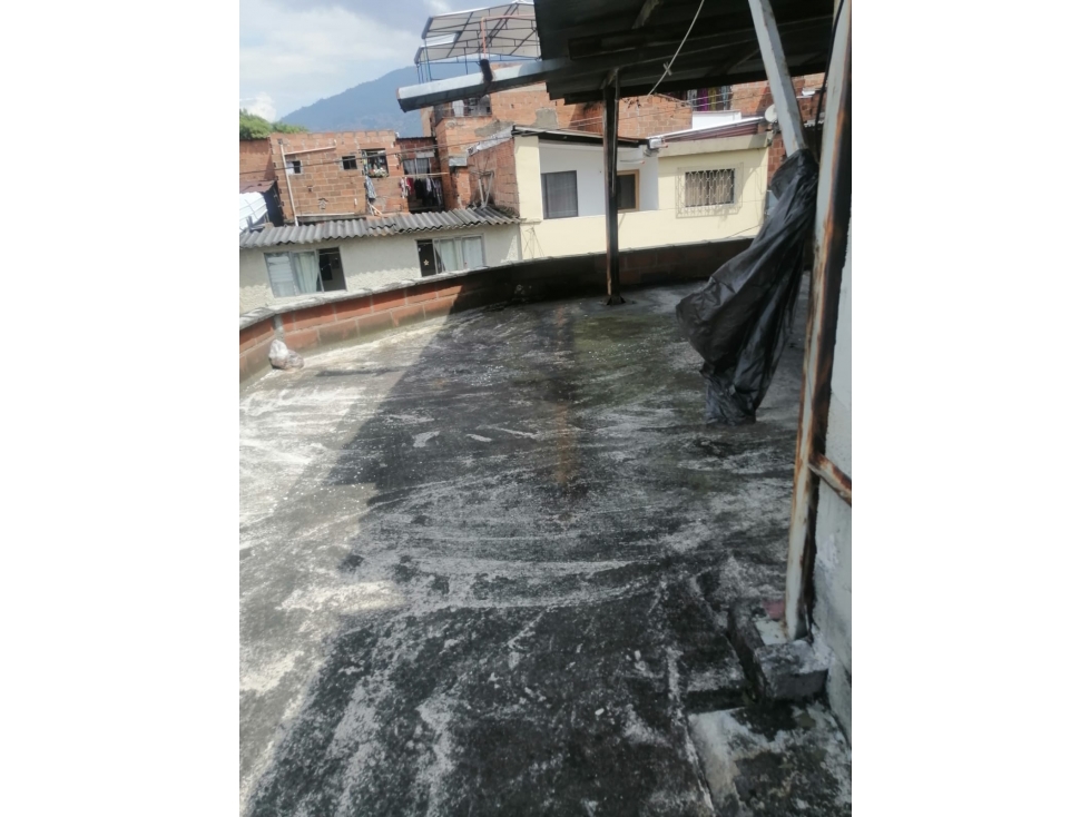 EN VENTA CASA EN EL SALVADOR, MEDELLIN PISO 1-2 Y3 — foto 4