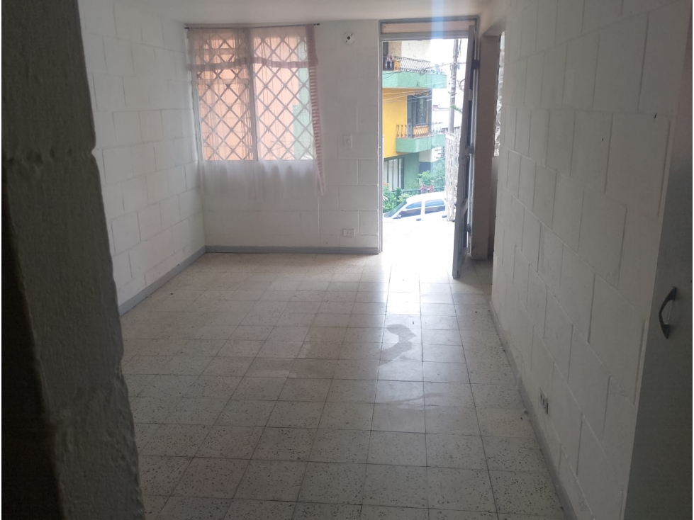 EN VENTA CASA LOTE EN BUENOS AIRES, MEDELLIN PISI 1 Y 2 — foto 3