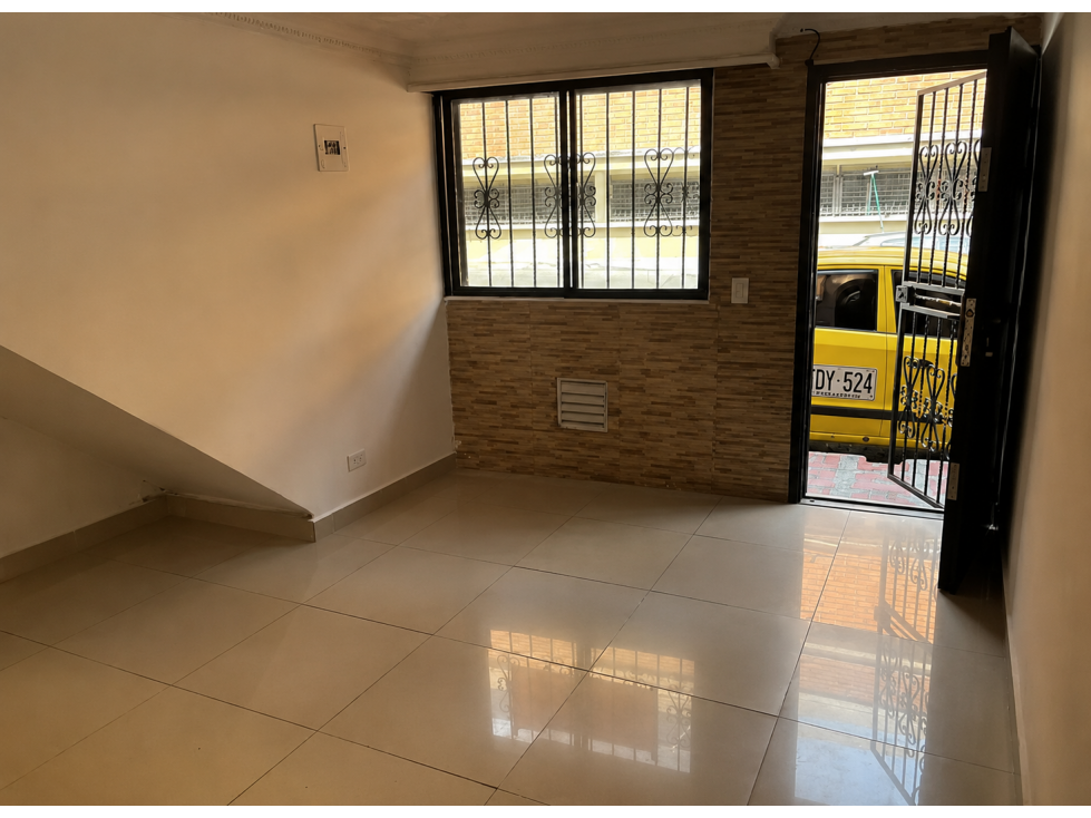 EN VENTA CASA ITAGUI ANTIOQUIA PISO 1 — foto 3