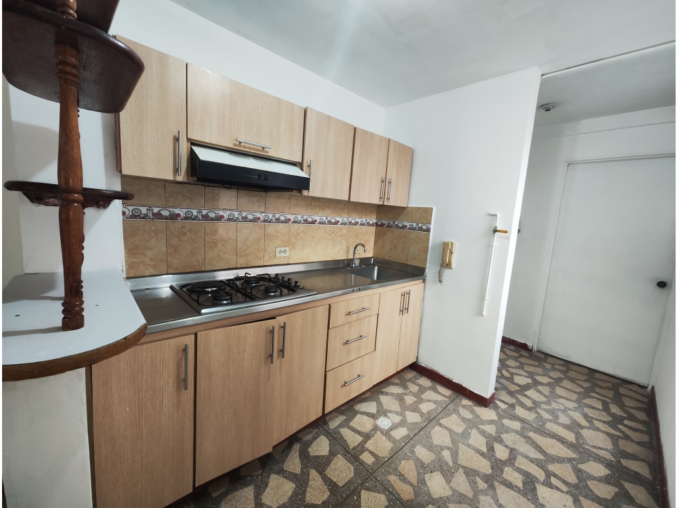 EN VENTA APARTAMENTO EN BOMBONA, MEDELLIN PISO 4