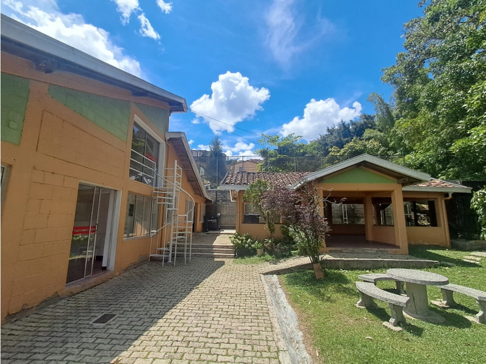EN VENTA CASA EN ROBLEDO, ANTIOQUIA PISO 2