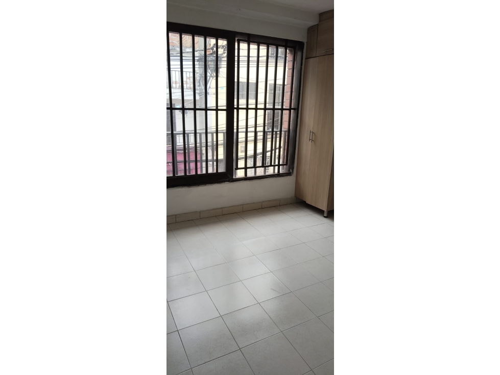 EN VENTA CASA EN BUENOS AIRES, MEDELLIN PISO 2 — foto 3