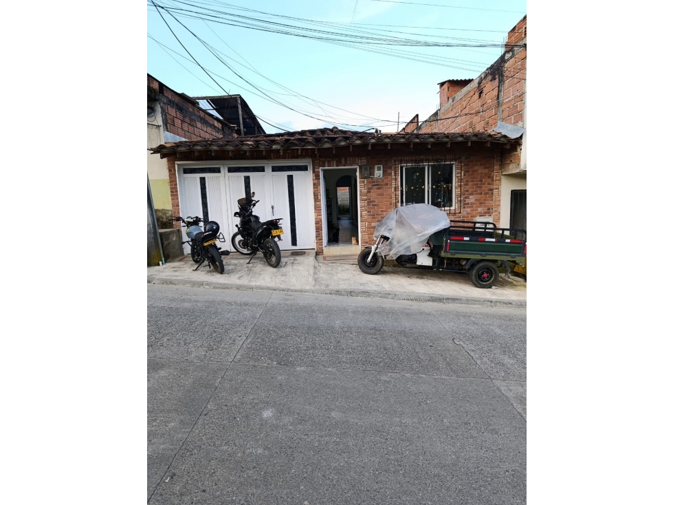 EN VENTA CASA EN ENTRERRIOS, ANTIOQUIA PISO 1
