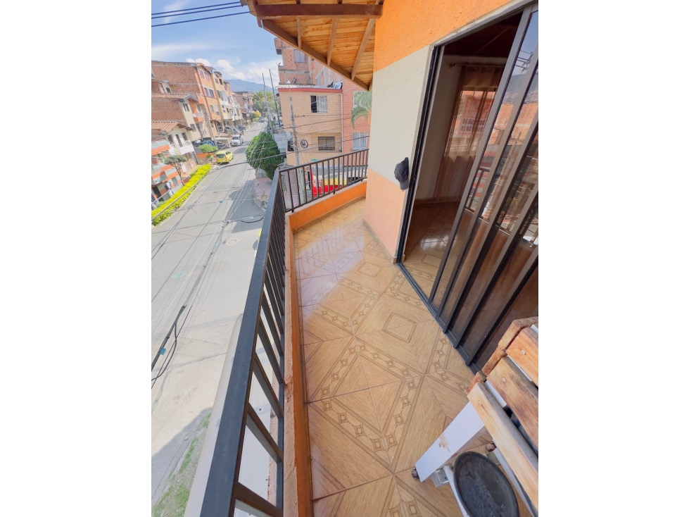 EN VENTA CASA EN CAMPO VALDES EN MEDELLIN PISO 1-2Y3 — foto 2