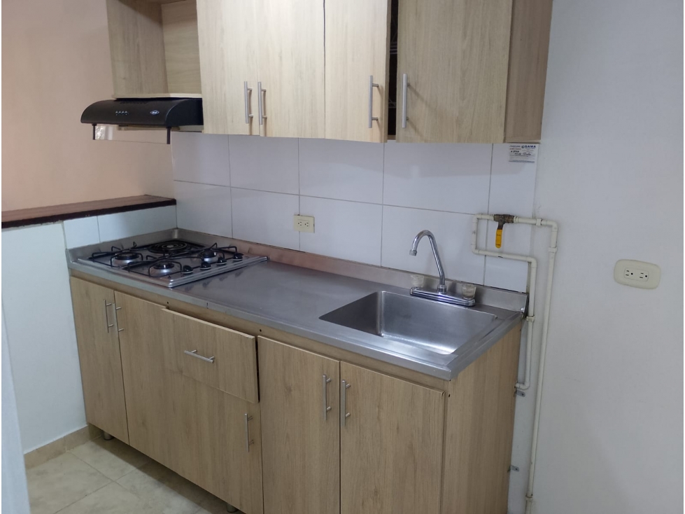 APARTAESTUDIO EN VENTA EN BUENOS AIRES MEDELLIN PISO 4 — foto 2