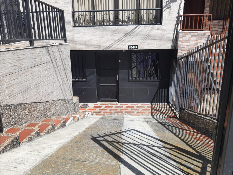 CASA EN VENTA EN CAMPO VALDES MEDELLIN PISO 1 — foto 2
