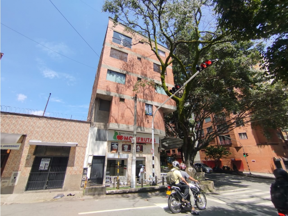 APARTAMENTO EN VENTA EN BOMBONA, MEDELLIN. PISO 4